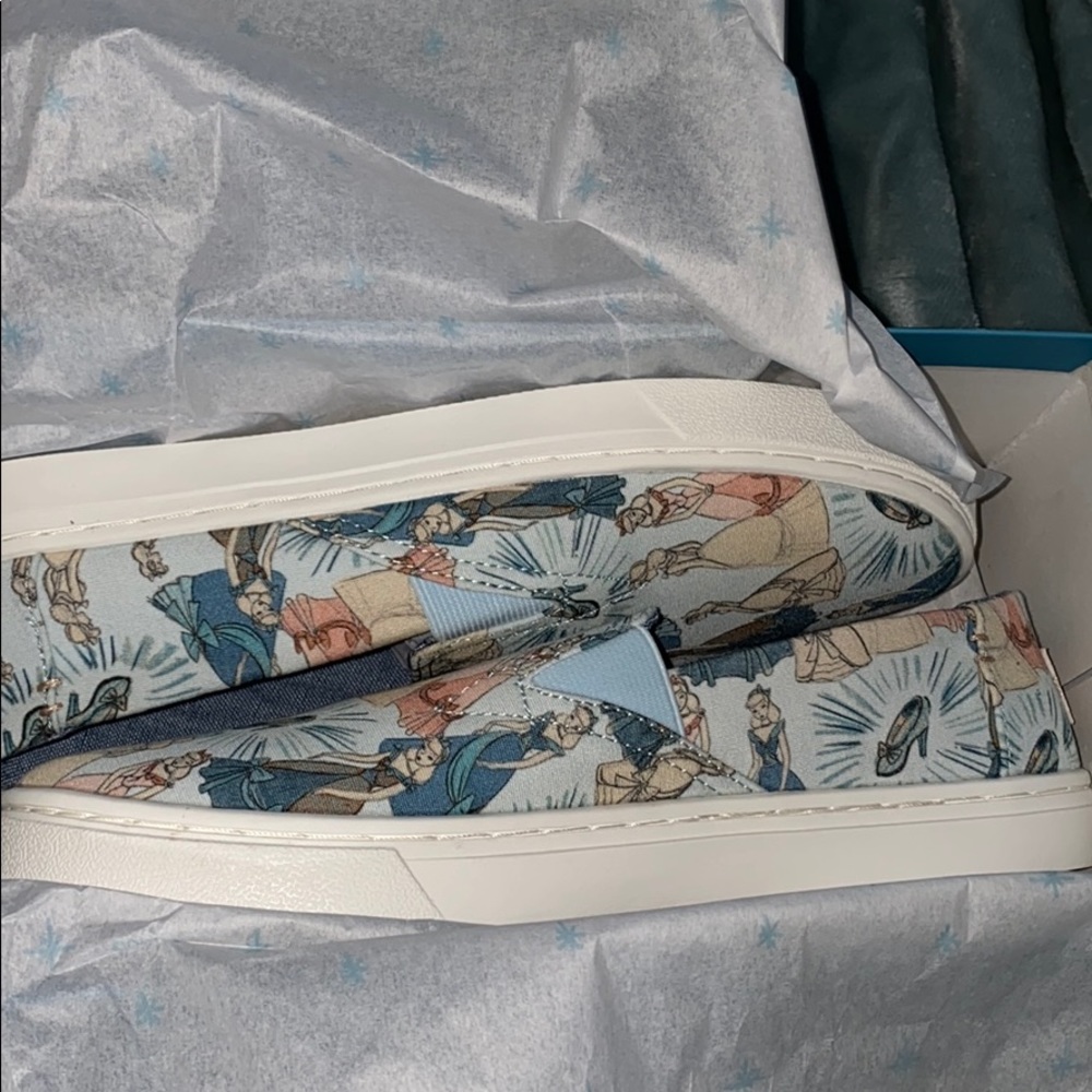Disney X Toms Youth Cinderella Shoes